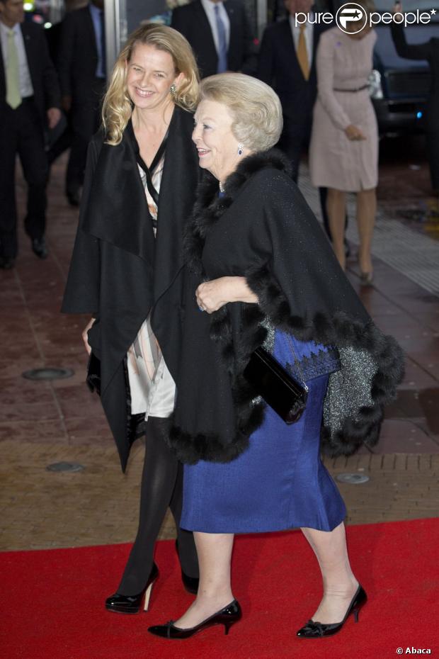 CASA REAL HOLANDESA - Página 21 1042857-queen-beatrix-and-princess-mabel-of-the-620x0-1