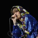 PHOTOS :La chanteuse Yelle, le bon ton et le bon look... sur scène !