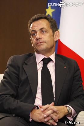 Nicolas Sarkozy... seul...