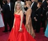 Jennifer Aniston contre Anne Hathaway, les Oscars de la mode