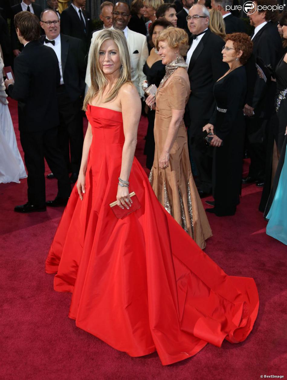 Jennifer Aniston en robe Valentino Ã  la 85e cÃ©rÃ©monie des Oscars Ã  ...