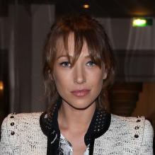 Laura Smet arrive à l'hôtel Westin pour assister au défilé automne-hiver 2013 de Barbara Bui. Paris, le 28 février 2013.
