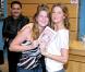 Les soeurs jumelles Gisele et Patricia Bündchen le 7 octobre 2005 à Sao Paulo.