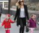Sarah Jessica Parker et ses jumelles Marion and Tabitha. A New York, le 31 janvier 2013.