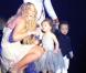 Mariah Carey a fêté le passage à l'année 2013 en Australie. Elle a donné un concert le premier janvier et fait monter ses jumeaux sur scène.