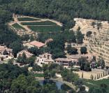 Vue aérienne du domaine de Miraval dans le Var appartennant à Angelina Jolie et Brad Pitt depuis 2008