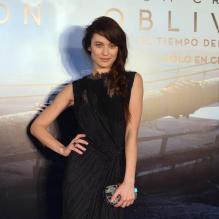 Olga Kurylenko sculpturale à la première d'Oblivion à Buenos Aires, le 26 mars 2013.
