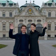 Tom Cruise et Olga Kurylenko pour le photocall du film 'Oblivion' à Vienne en Autriche le 2 avril 2013.