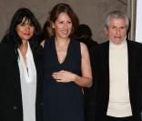 Maud Fontenoy à Paris le 9 avril 2013 à l'occasion de son gala annuel donné en l'honneur de sa fondation à l'hôtel de la Marine en compagnie de Claude Lelouch et sa compagne Valérie Perrin