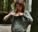 Keri Russell aurait-elle un petit problème de soutien-gorge sur le tournage du film Dawn of the Planet of the Apes  à Vancouver, le 12 avril 2013.
