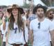Alessandra Ambrosio : Hippie sexy en micro short et amoureuse à Coachella