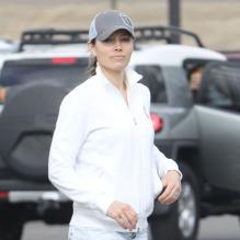 Exclusif - Jessica Biel à la sortie du Mirimichi Golf Course après une partie de golf à Millington, le 14 avril 2013.