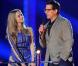 Amanda Seyfried et Steve Carrell sur la scène des MTV Movie Awards à Los Angeles, le 14 avril 2013.