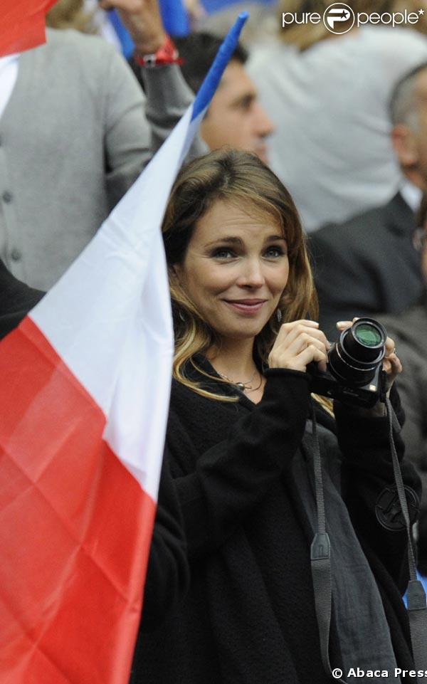 Claire Keim applaudit et photographie son chéri Bixente Lizarazu