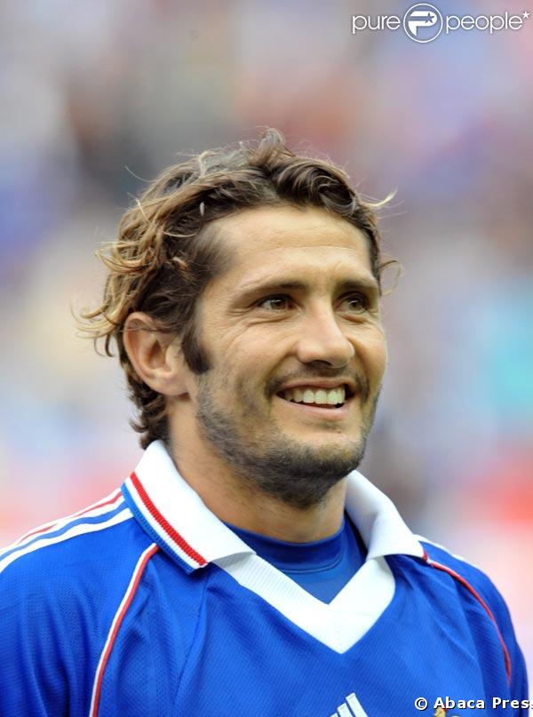 Claire Keim applaudit et photographie son chéri Bixente Lizarazu