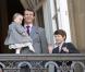  Le prince Joachim de Danemark avec la princesse Athena, 15 mois, dans les bras, et son fils Felix. La reine Margrethe II de Danemark célébrait le 16 avril 2013 son 73e anniversaire au balcon du palais Christian IX à Amalienborg, Copenhague, entourée de sa famille. 