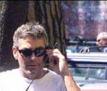 George Clooney au tlephone