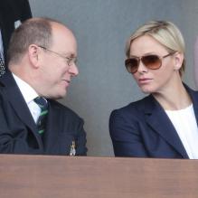 <p>La princesse Charlene de Monaco le 20 avril 2013 avec le prince Albert au Masters de Monte-Carlo à l'occasion des demi-finales du tournoi, opposant Nadal à Tsonga, et Djokovic à Fognini.</p>