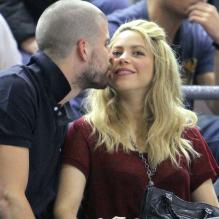 Gerard Piqué, fou amoureux de sa belle Shakira lors du match de quart de finale de l'Europaligue entre Barcelone et le Panathinaïkos à Barcelone le 25 avril 2013