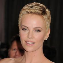 Charlize Theron lors de la 85e cérémonie des Oscars à Hollywood. Le 24 février 2013.
