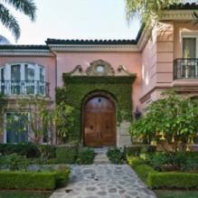 La chanteuse Christina Aguilera a vendu sa maison de Beverly Hills pour 11,5 millions de dollars.