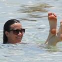Alanis Morissette et son mari à Hawaï : C'est l'amour à la plage !