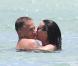 Alanis Morissette et son mari Mario Treadway ont profité d'une journée à la plage à Hawaï, le 5 mai 2013.
