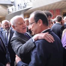 François Hollande et Pierre Bergé au Musée du Louvre à Paris le 9 avril 2013