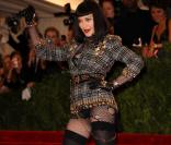 Madonna au MET Ball 2013 : Vulgaire et provoc' en brune, la Queen... of Punk !