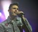 Baptiste Giabiconi chante à l'occasion du  Monaco Beach Soccer Show  à Monaco, le 9 février 2013.