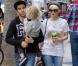 Ashlee Simpson, Pete Wentz et leur fils son Bronx à Studio City, le 29 mai 2011.