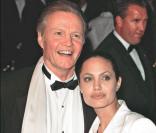 "File picture dated 25/03/2001 of US actor Jon Voight et sa fille Angelina Jolie, le 25 mars 2001