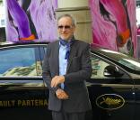 Le président Steven Spielberg arrive à l'Hôtel Martinez à Cannes, le 14 mai 2013.