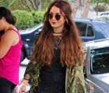 Vanessa Hudgens : Un look étrange, hommage à Ozzy Osbourne ?