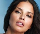 Adriana Lima pour Victoria's Secret.