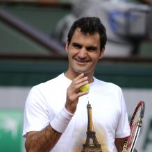 Roger Federer à l'entraînement sur la terre rouge de Roland Garros à Paris, le 22 mai 2013