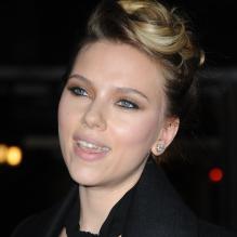 Scarlett Johansson à la sortie de l'émission Late Show With David Letterman à New York, le 20 novembre 2012.