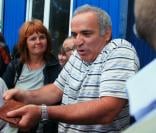 Garry Kasparov, de la gloire à l'exil : L'icône de l'opposition risque la prison