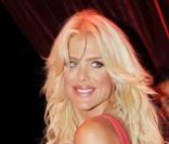 Victoria Silvstedt sur le port de Saint Tropez 