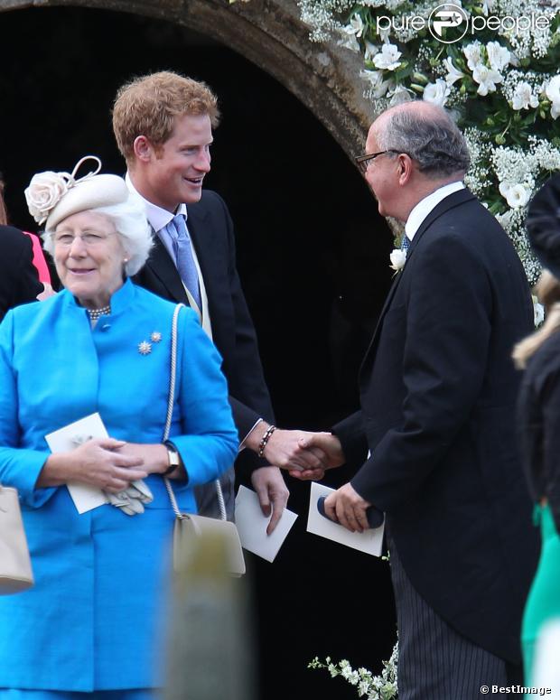 CASA REAL BRITÁNICA - Página 13 1238332-prince-harry-mariage-de-lady-laura-620x0-1