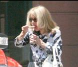 Pia Zadora : 'hummmm... la bonne glaglace !'