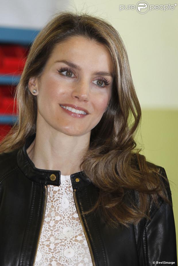 AGENDA PERSONAL DE LA PRINCESA LETIZIA - Página 21 1262845-la-princesse-letizia-d-espagne-assiste-620x0-1