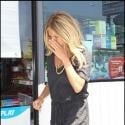 PHOTOS : Sienna Miller, elle craque en pleine rue !