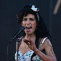 Amy Winehouse déclare la guerre à James Bond !