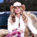 PHOTO : Jessica Simpson, la plus sexy des buveuses de bière !