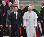 Nicolas Sarkozy et Carla Bruni-Sarkozy accueillent le pape !