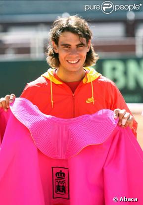 Rafael Nadal entre dans l'arène pour la demi-finale de Coupe Davis