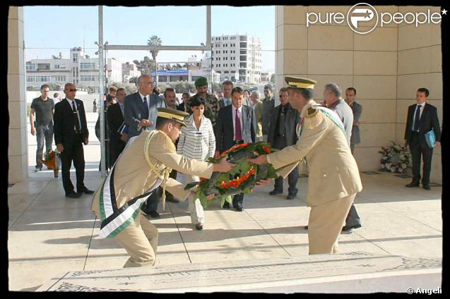 Rachida Dati dépose une gerbe su mausolée de Yasser Arafat