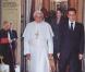 PHOTOS : Nicolas Sarkozy aurait-il... une troisième jambe ? (Réactualisé)