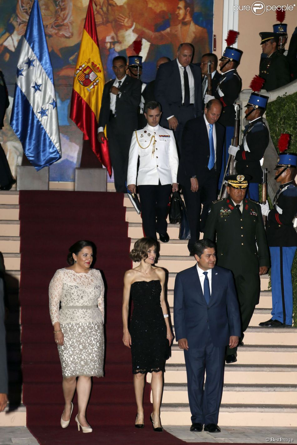 AGENDA PERSONAL DE LA REINA LETIZIA   - Página 67 1834300-la-reine-letizia-d-espagne-etait-950x0-2